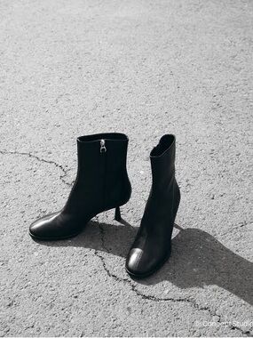 Aeyde 39 Dorothy Black Leather Boots Heeled